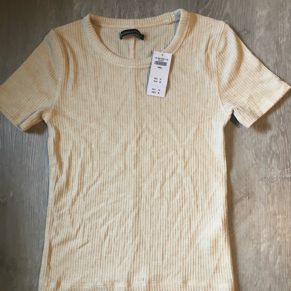 Small Woman’s Abercrombie and Fitch Tee Shirt